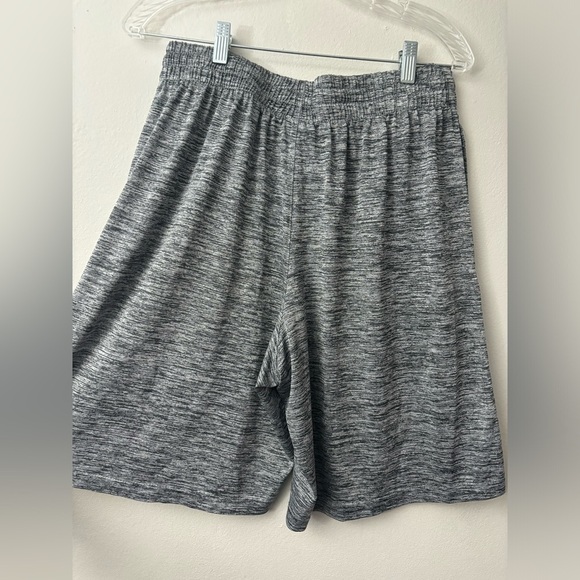 NBA Basketball Shorts Mens Small Gray Black Pockets Elastic Waist No Drawstring - Picture 5 of 6